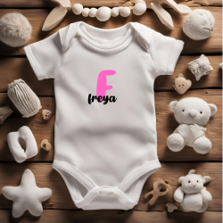 Taza con nombre en ceras y lámina para colorear