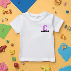 Camiseta con nombre + inicial en LILA